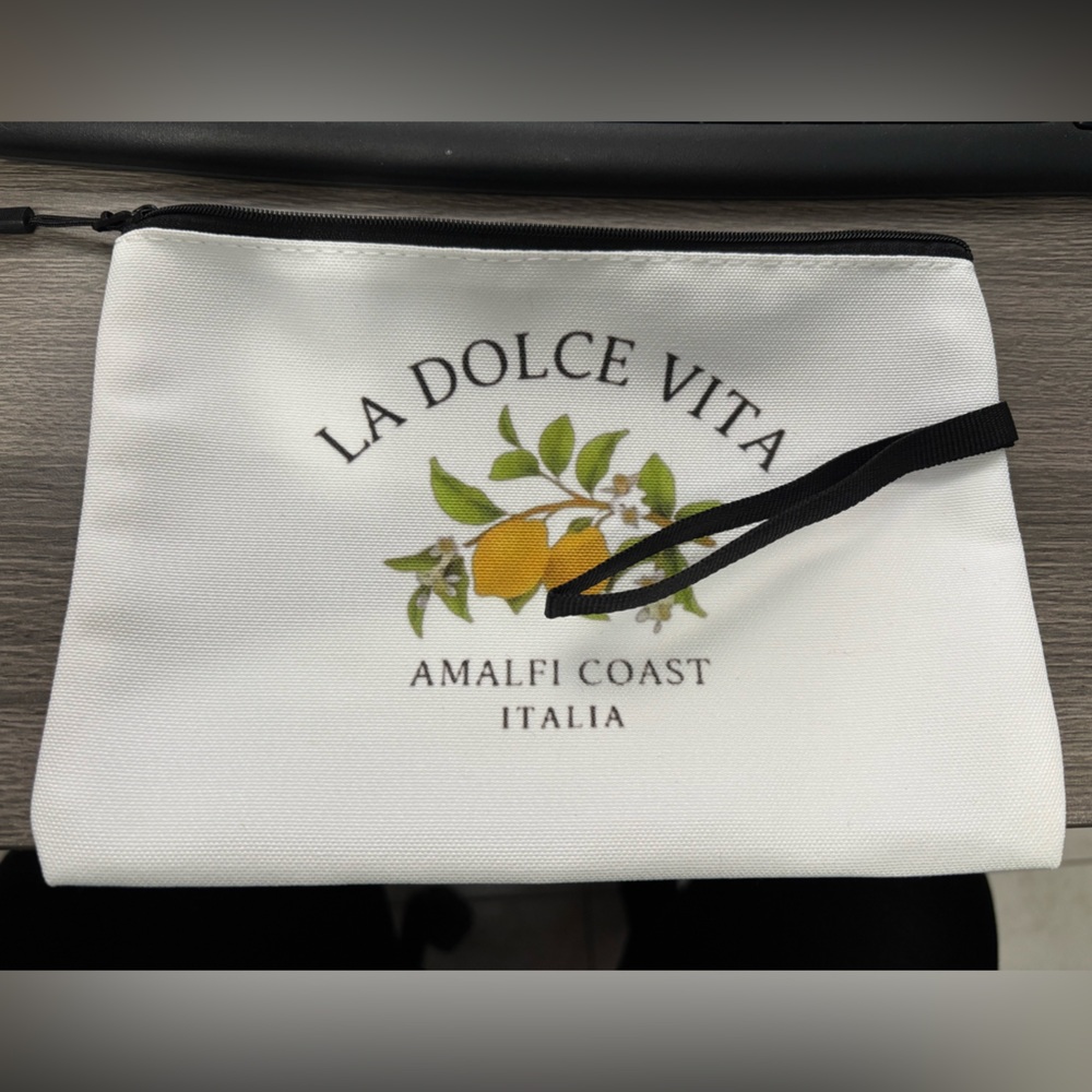 Cute new with package La Dolce Vita Amalfi Coast Italia cosmetic bag